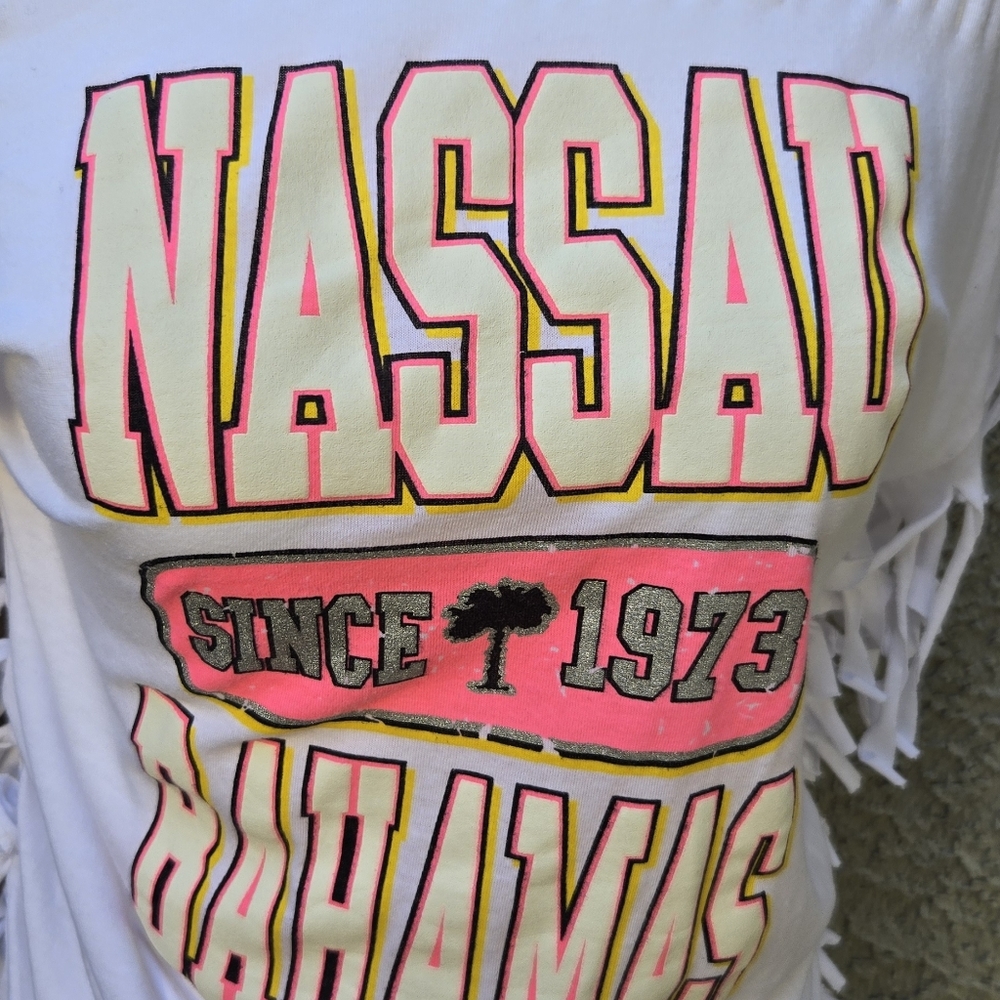 Nassau Bahamas Vintage Fringe Tee Shirt - Picture 3 of 8